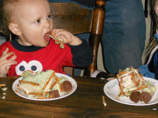 Eat cake Joshua