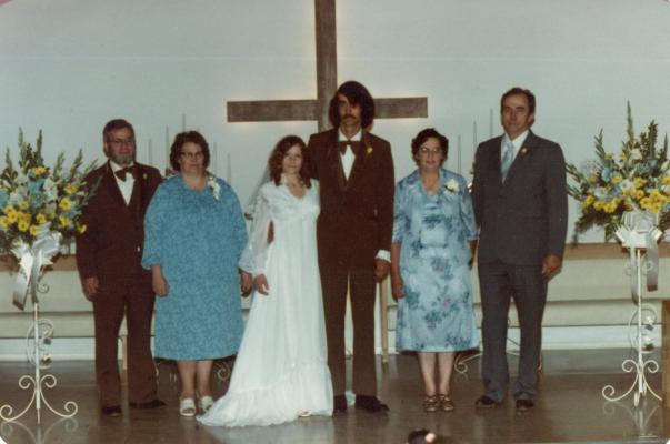 Jr&Vickie Wedding with parents