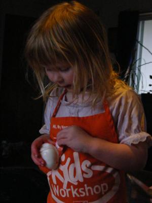 Sarah peels an 
Easter Egg