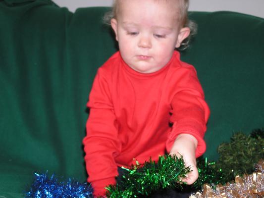 I think I will put the tinsel on the floor.