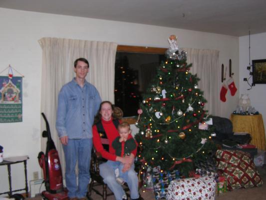 The Eder family in front of the Christmas tree.