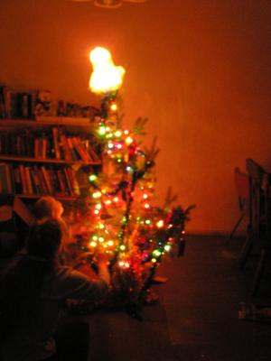 It's a very nice Christmas tree.