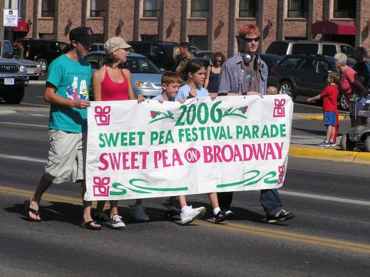 2006 Sweet Pea Festival Parade
Sweet Pea on Broadway.