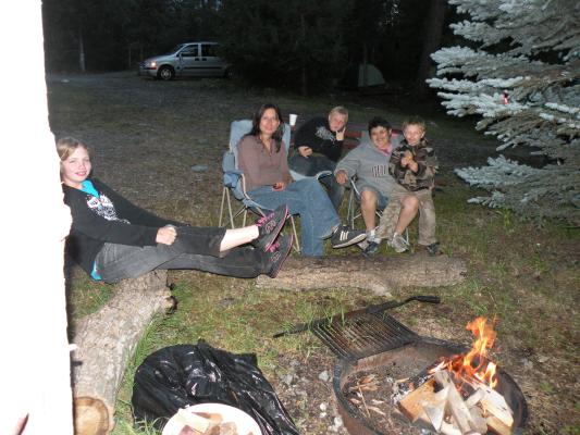 Tori, Rachael, Vonnie and her friends by the campfire.