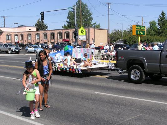 Girl Scouts
Sweet Pea Festival Parade.