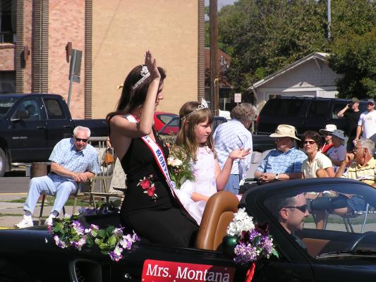 Mrs Montana
Sweet Pea Festival Parade.