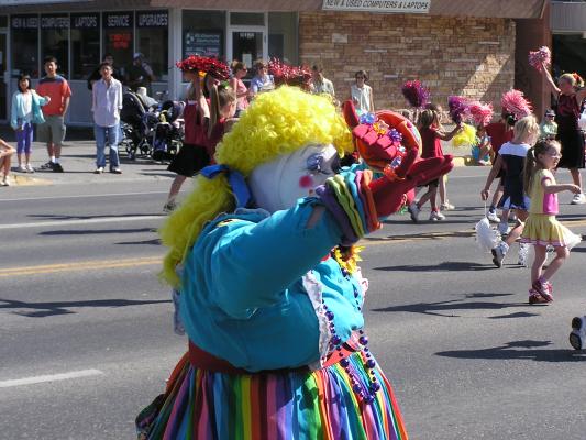 Clown in the Sweet Pea Festival Parade.