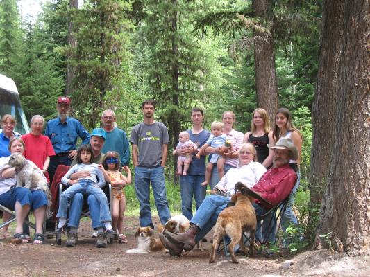 Bea, Julie, Mary Lou, Robert, Malia, John, Mike, Andrea, Myke, David, Sarah,Noah, Katie, Carla, ?, ?, Tom, Eder Family Camp 2006