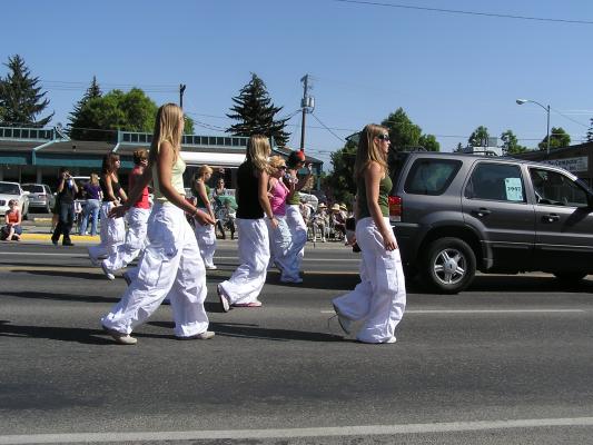 Dancers in the Sweet Pea Festival Parade.