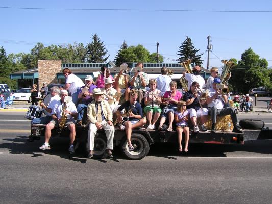 The band plays in the Sweet Pea Festival Parade.